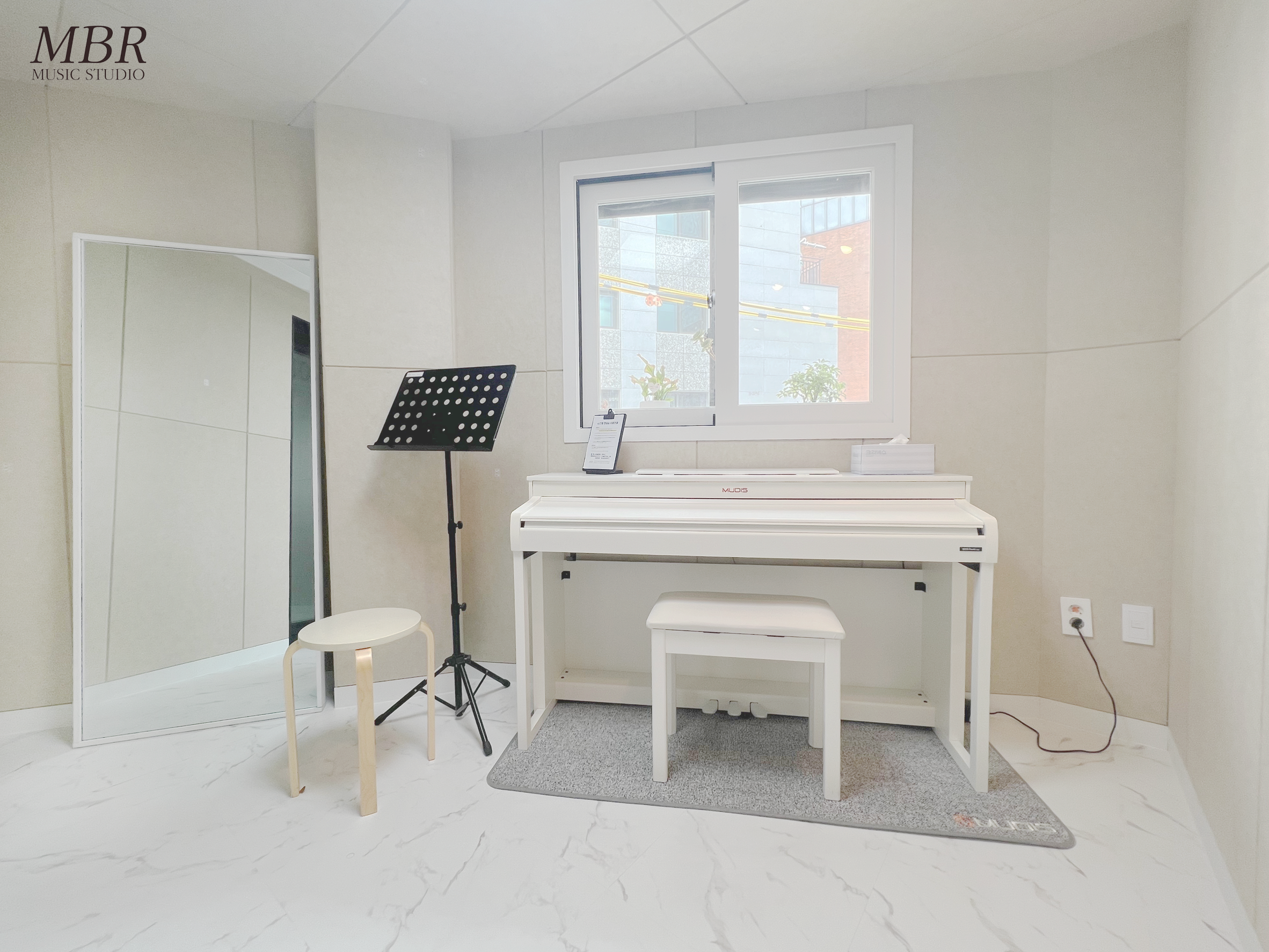 1번째 스튜디오 사진