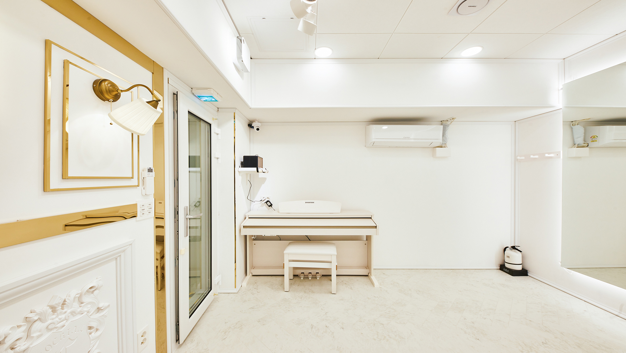 4번째 스튜디오 사진