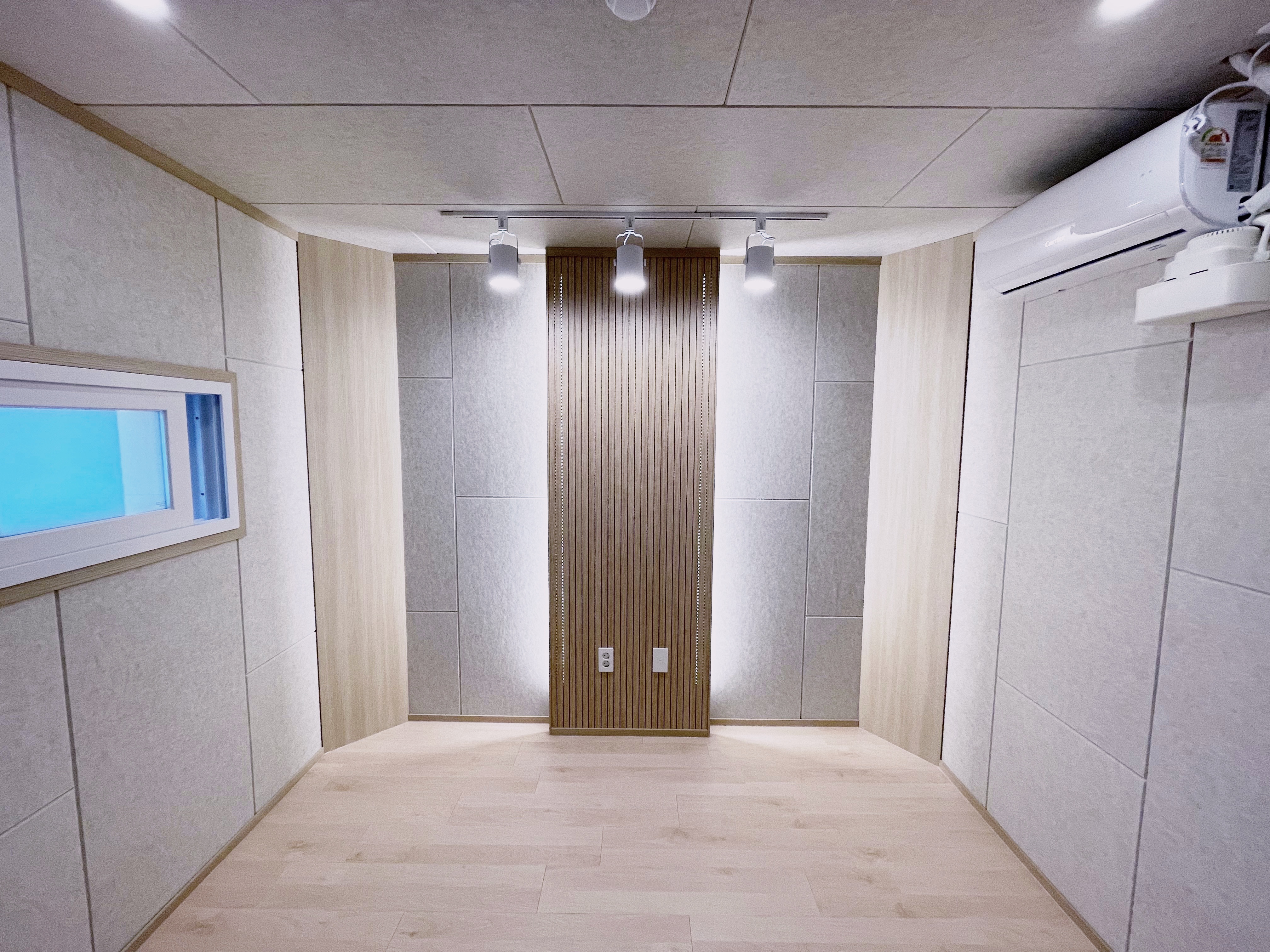 1번째 스튜디오 사진