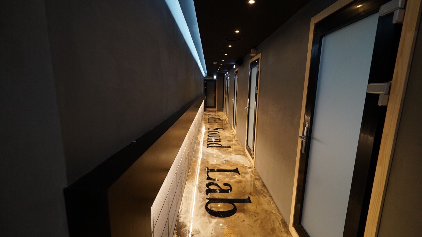 1번째 스튜디오 사진