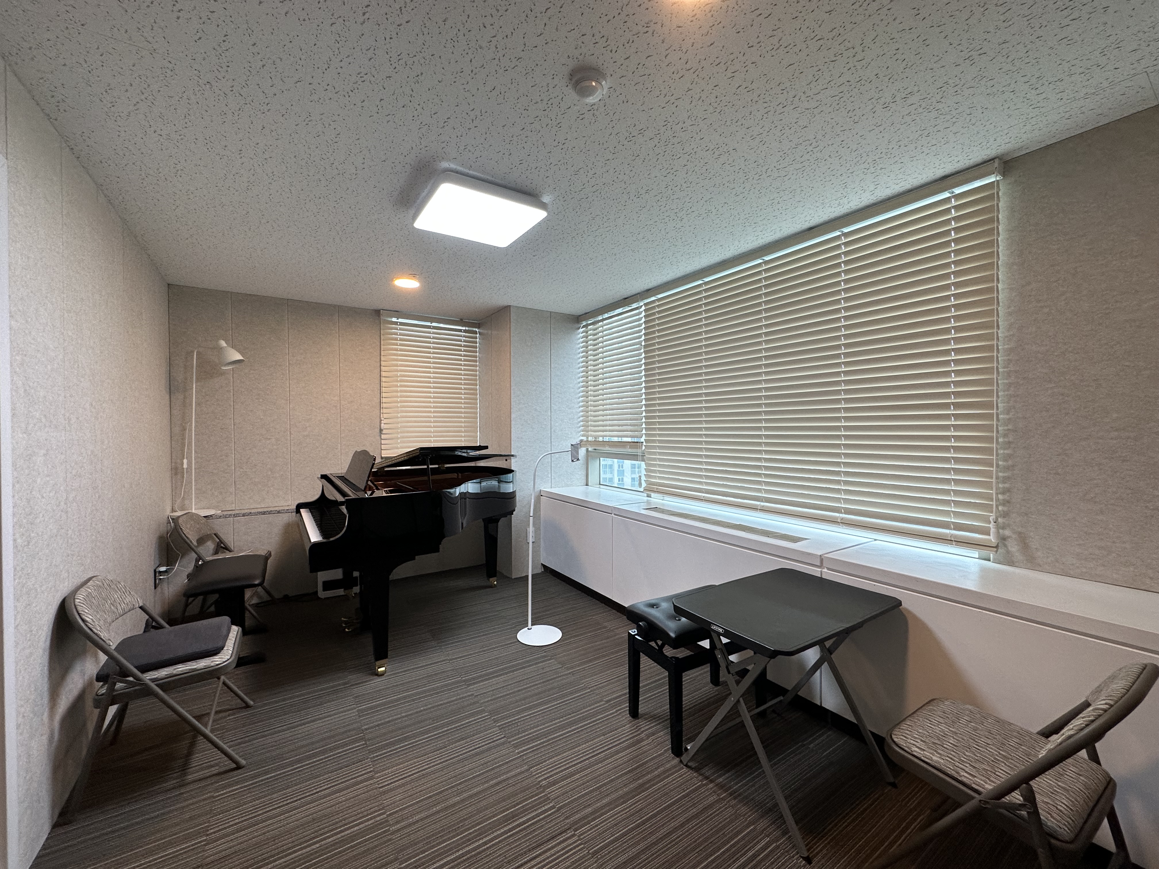 1번째 스튜디오 사진