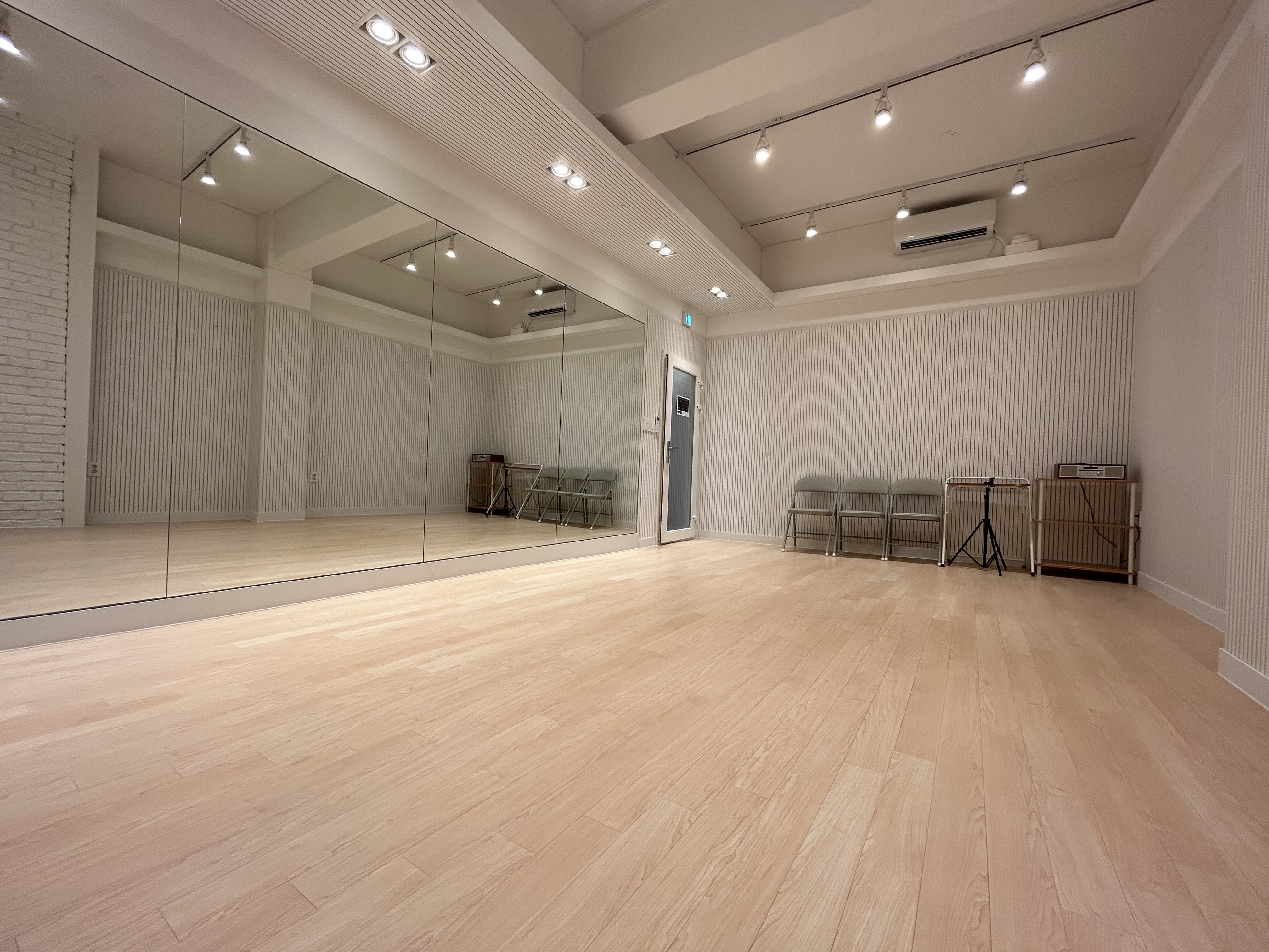 1번째 스튜디오 사진