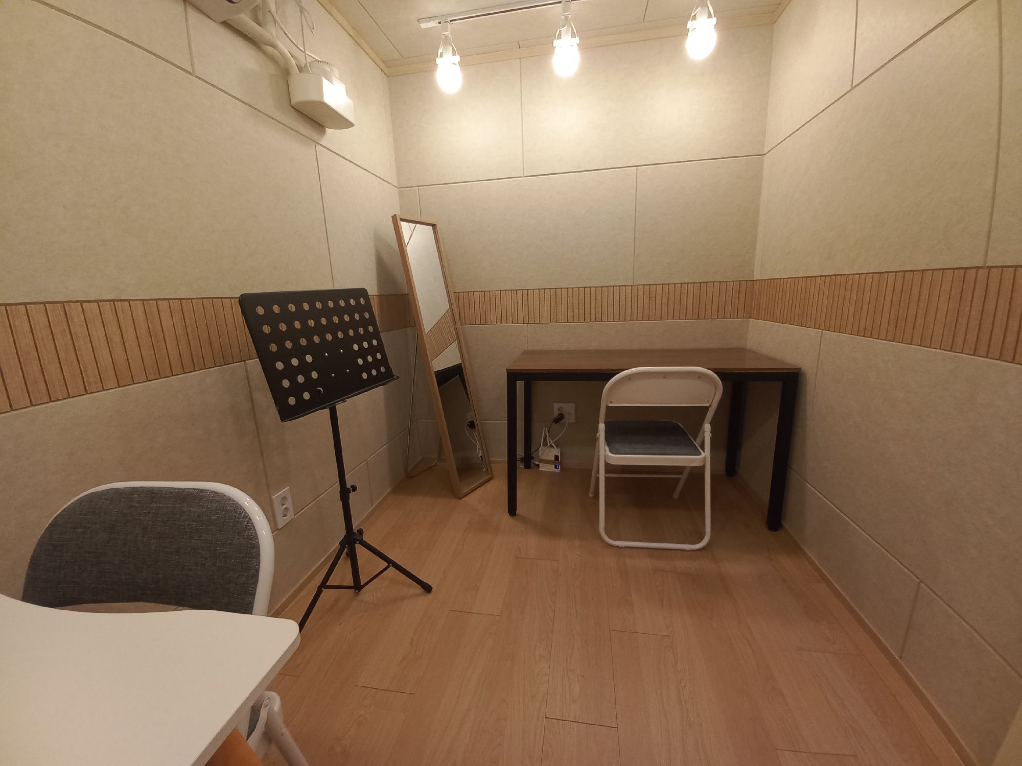 2번째 스튜디오 사진