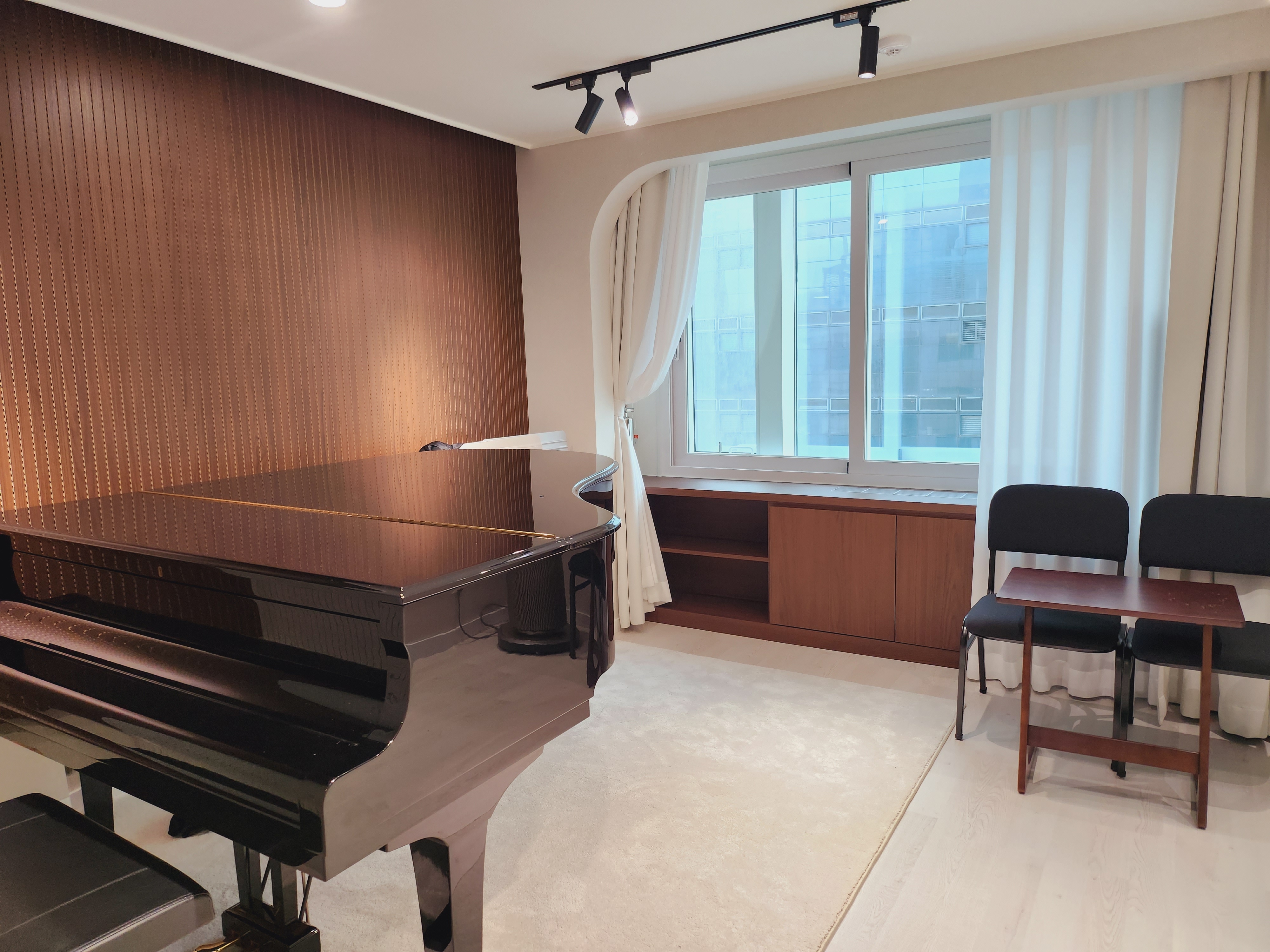 4번째 스튜디오 사진