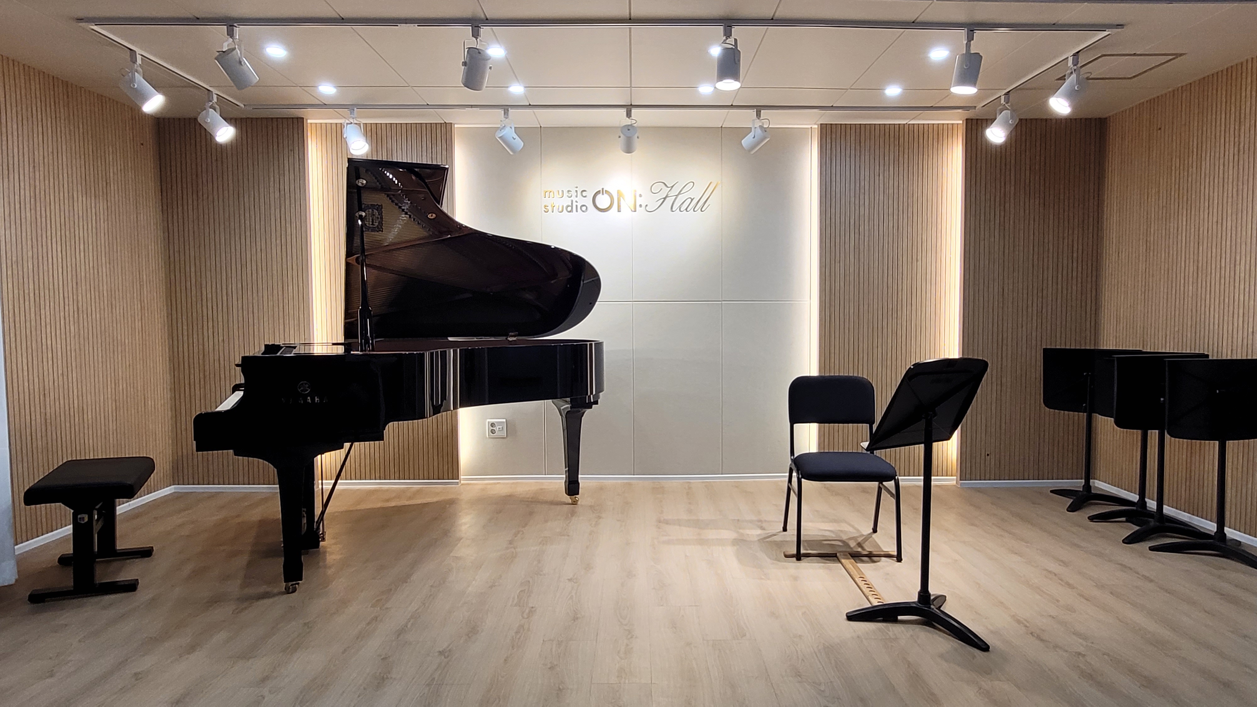 1번째 스튜디오 사진