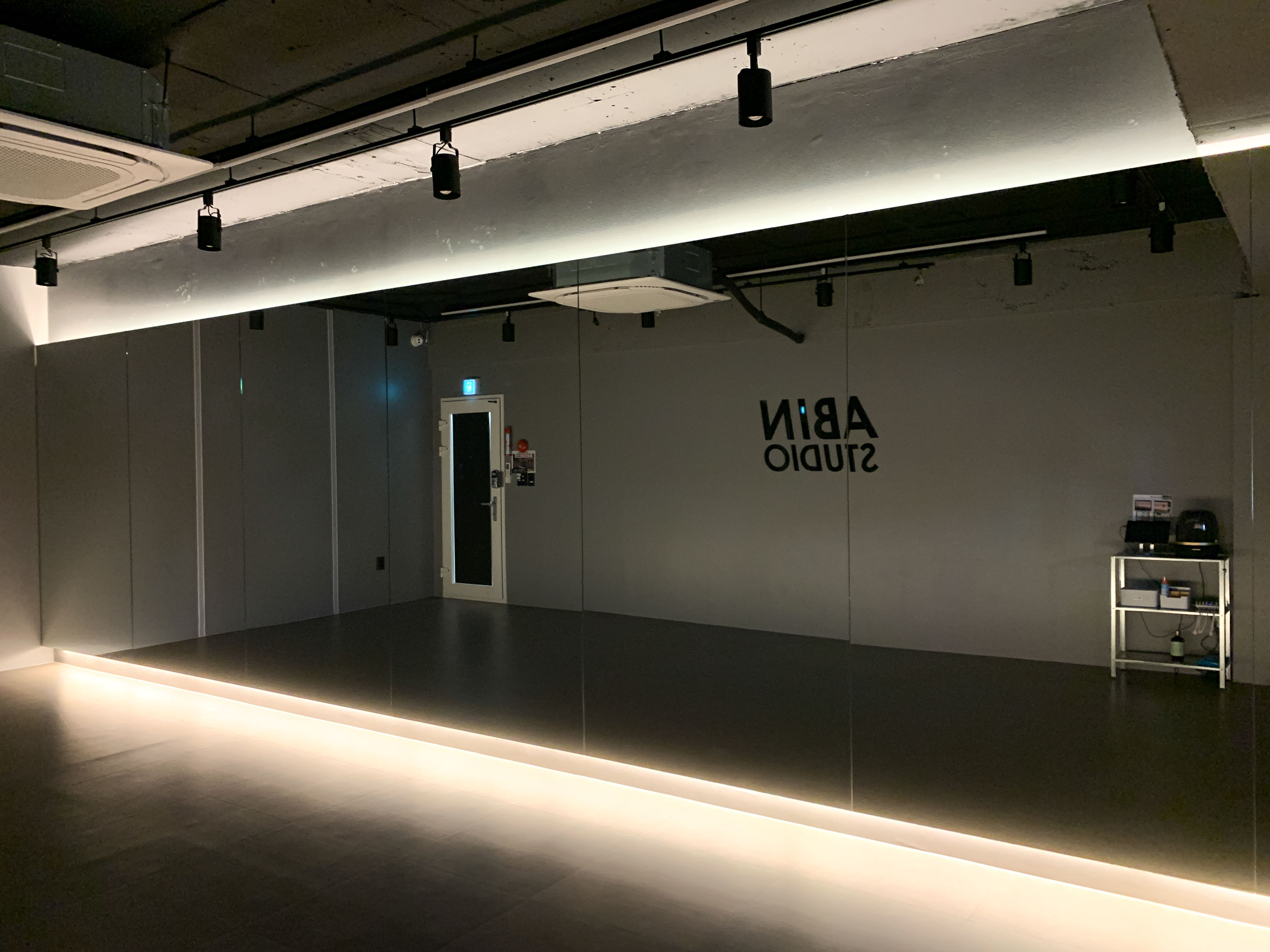 1번째 스튜디오 사진