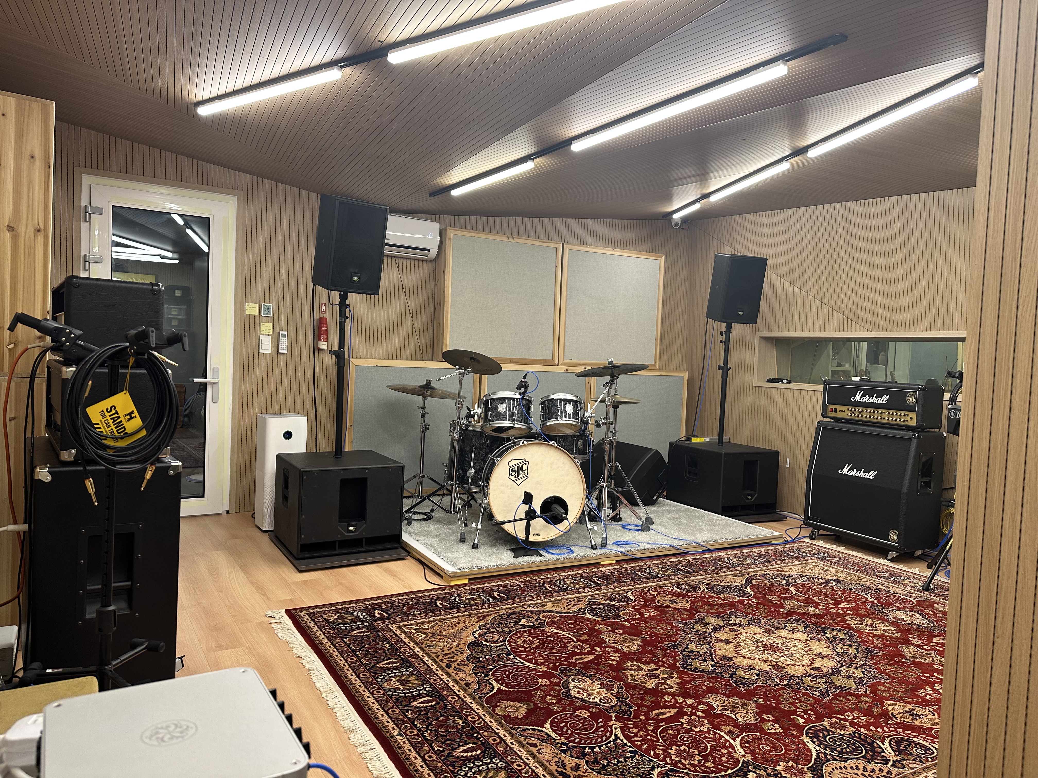 2번째 스튜디오 사진