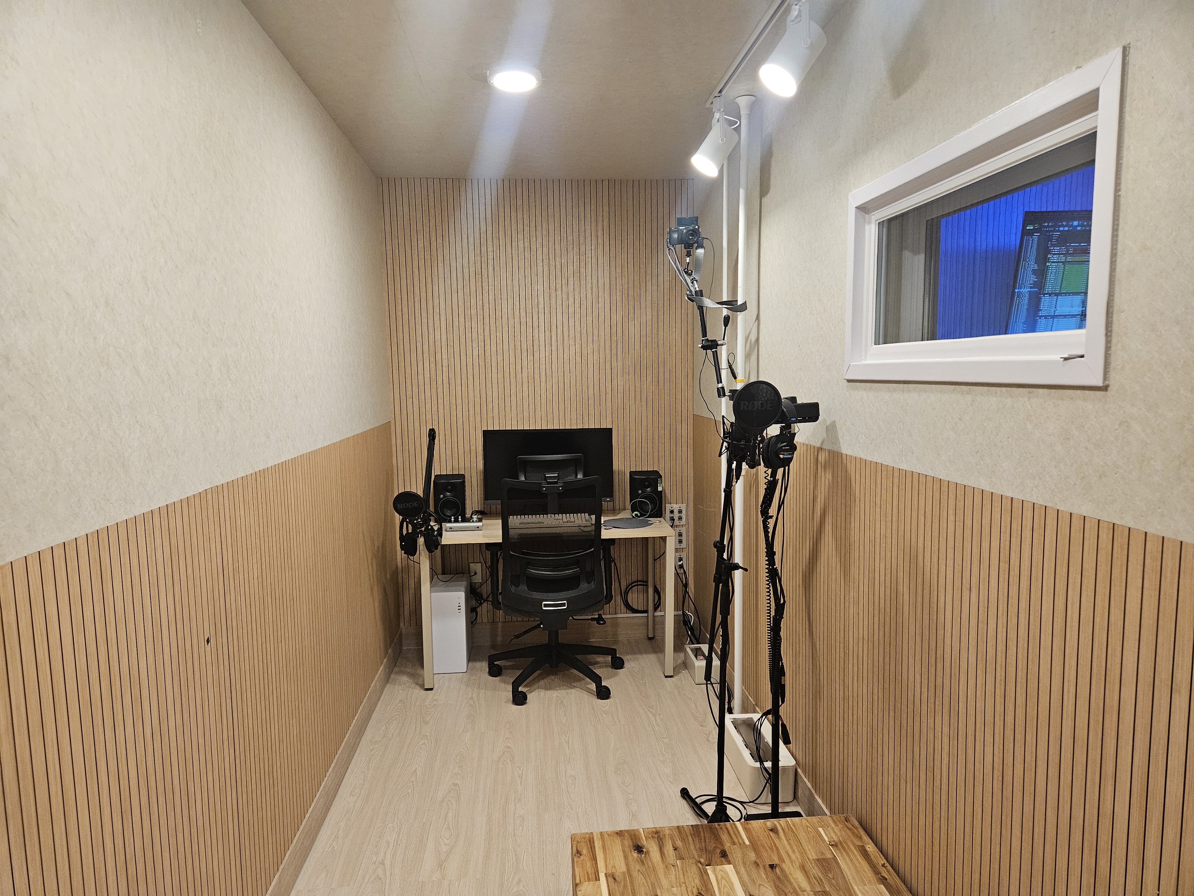 4번째 스튜디오 사진