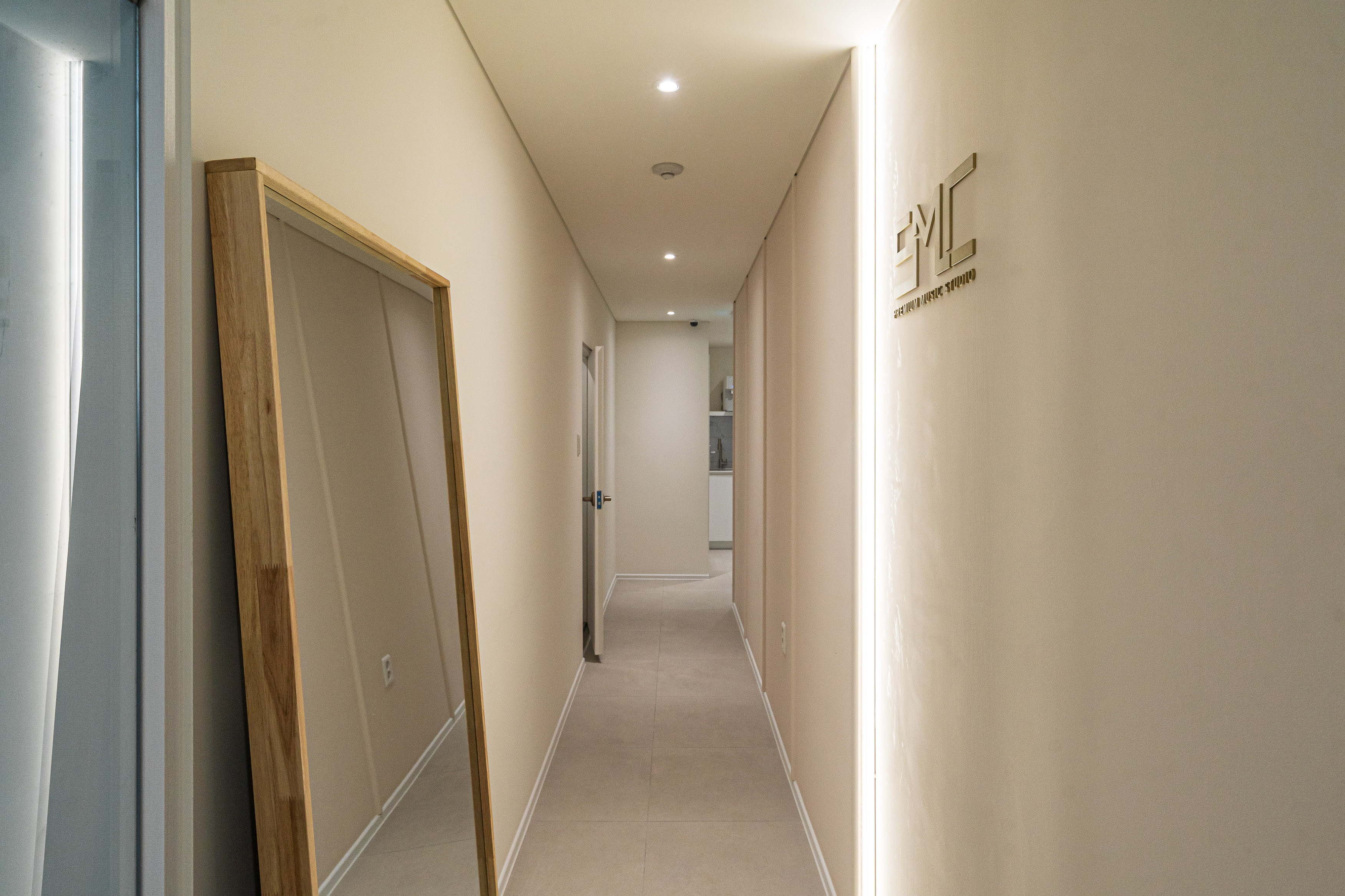 1번째 스튜디오 사진