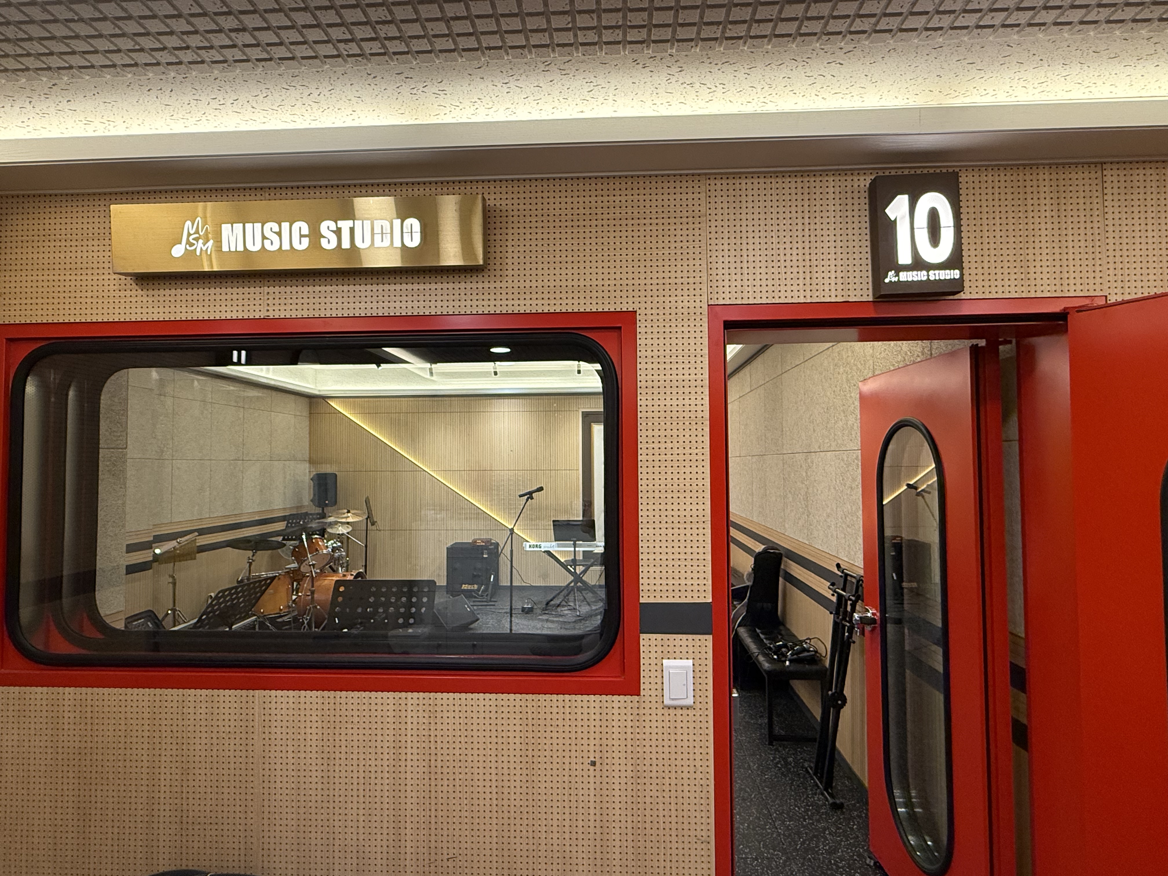 3번째 스튜디오 사진