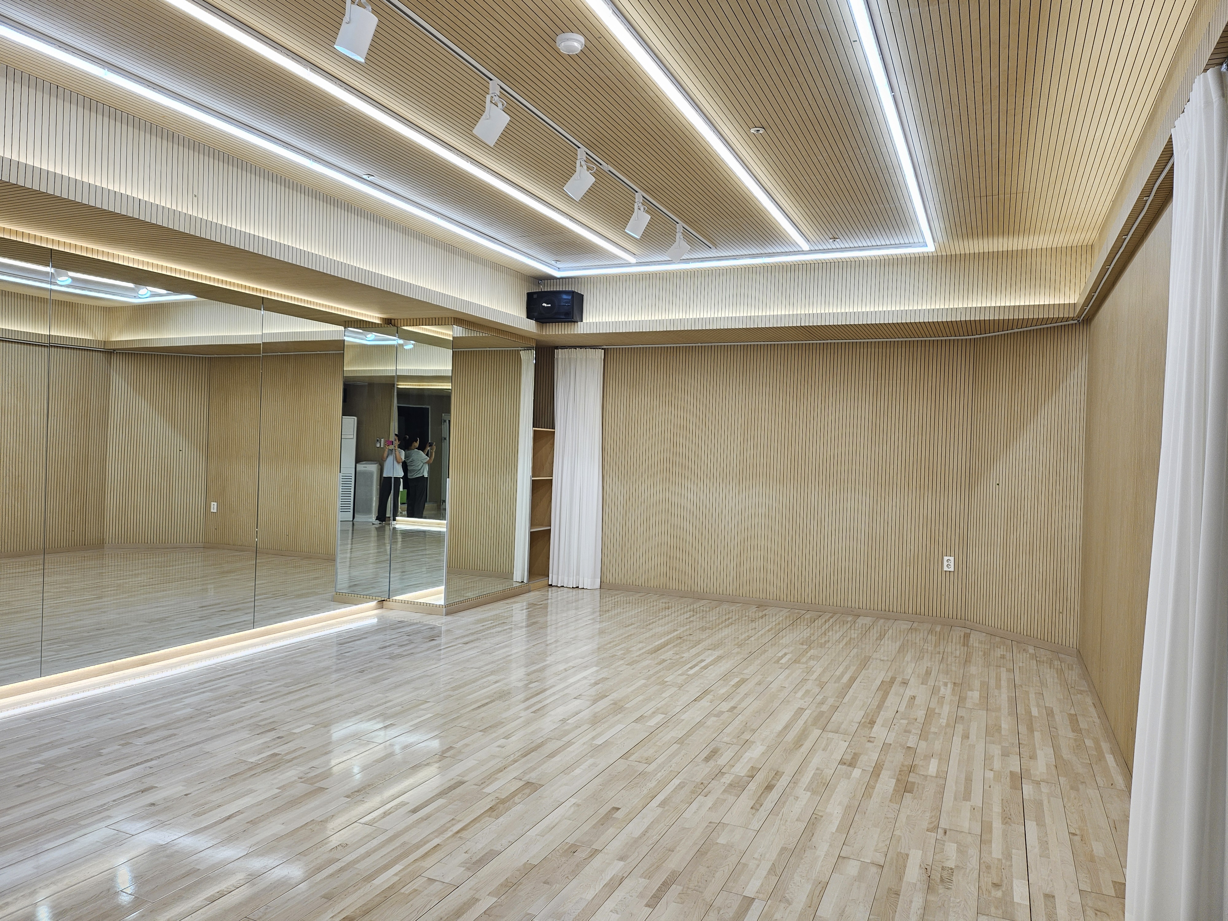 1번째 스튜디오 사진