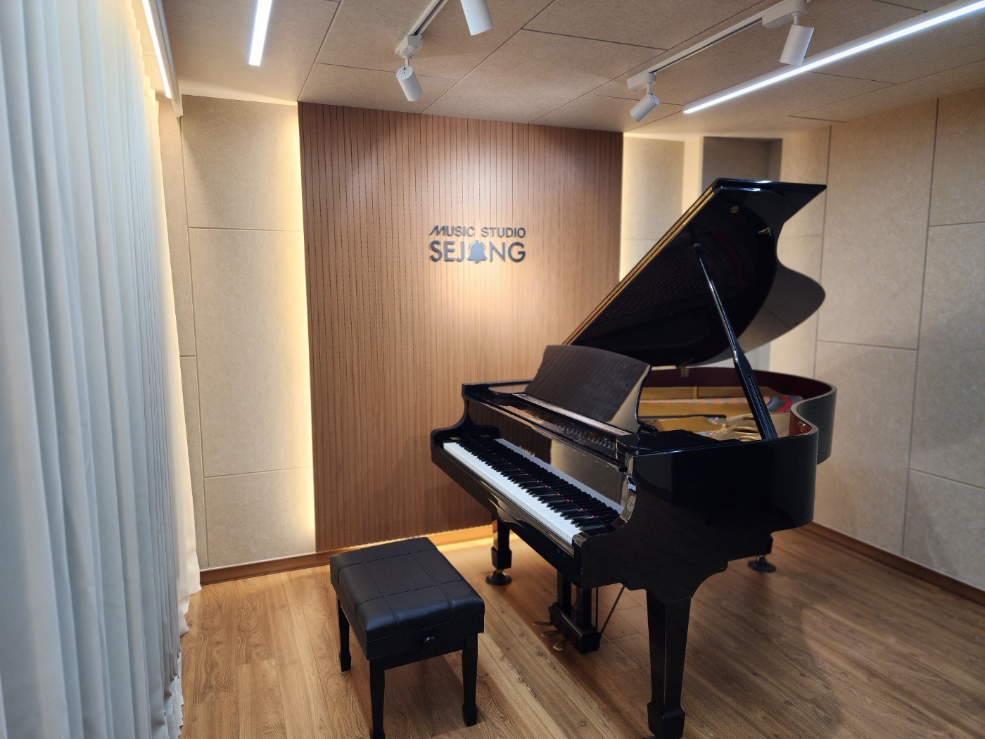 2번째 스튜디오 사진