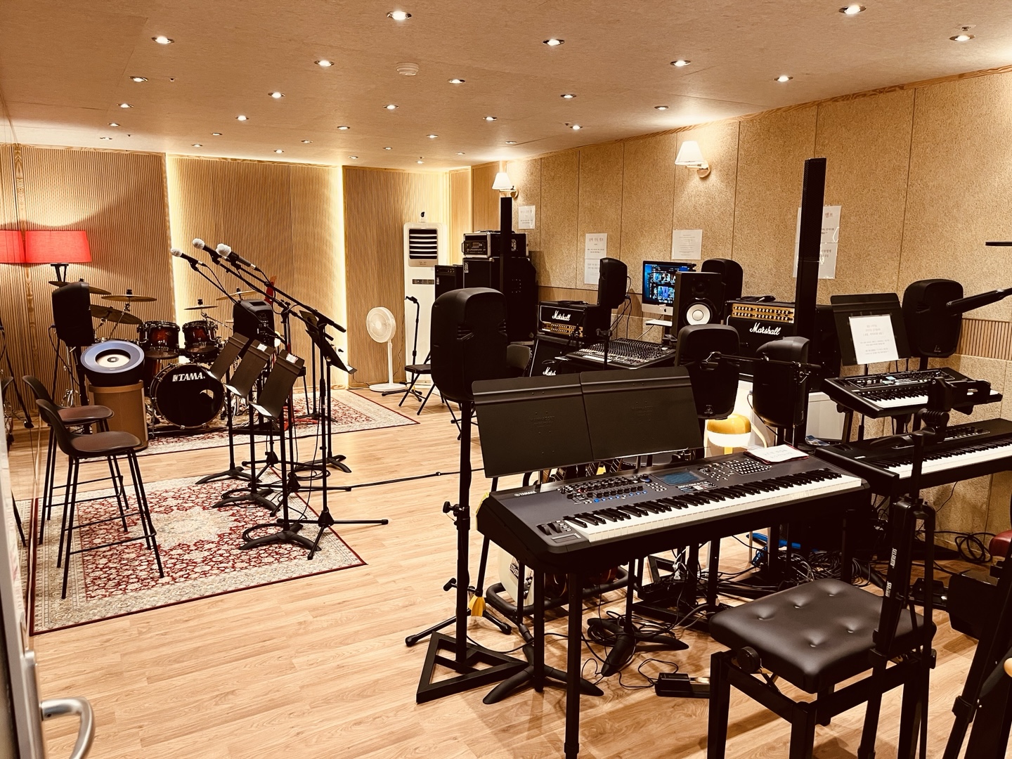 1번째 스튜디오 사진