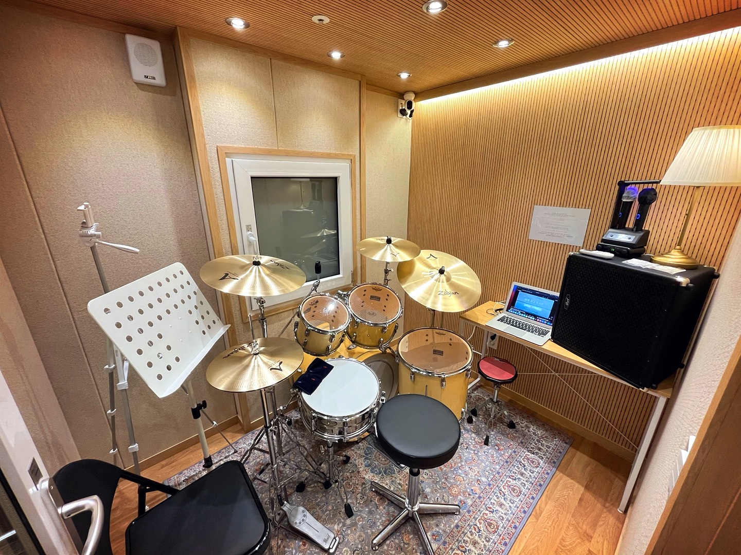 4번째 스튜디오 사진