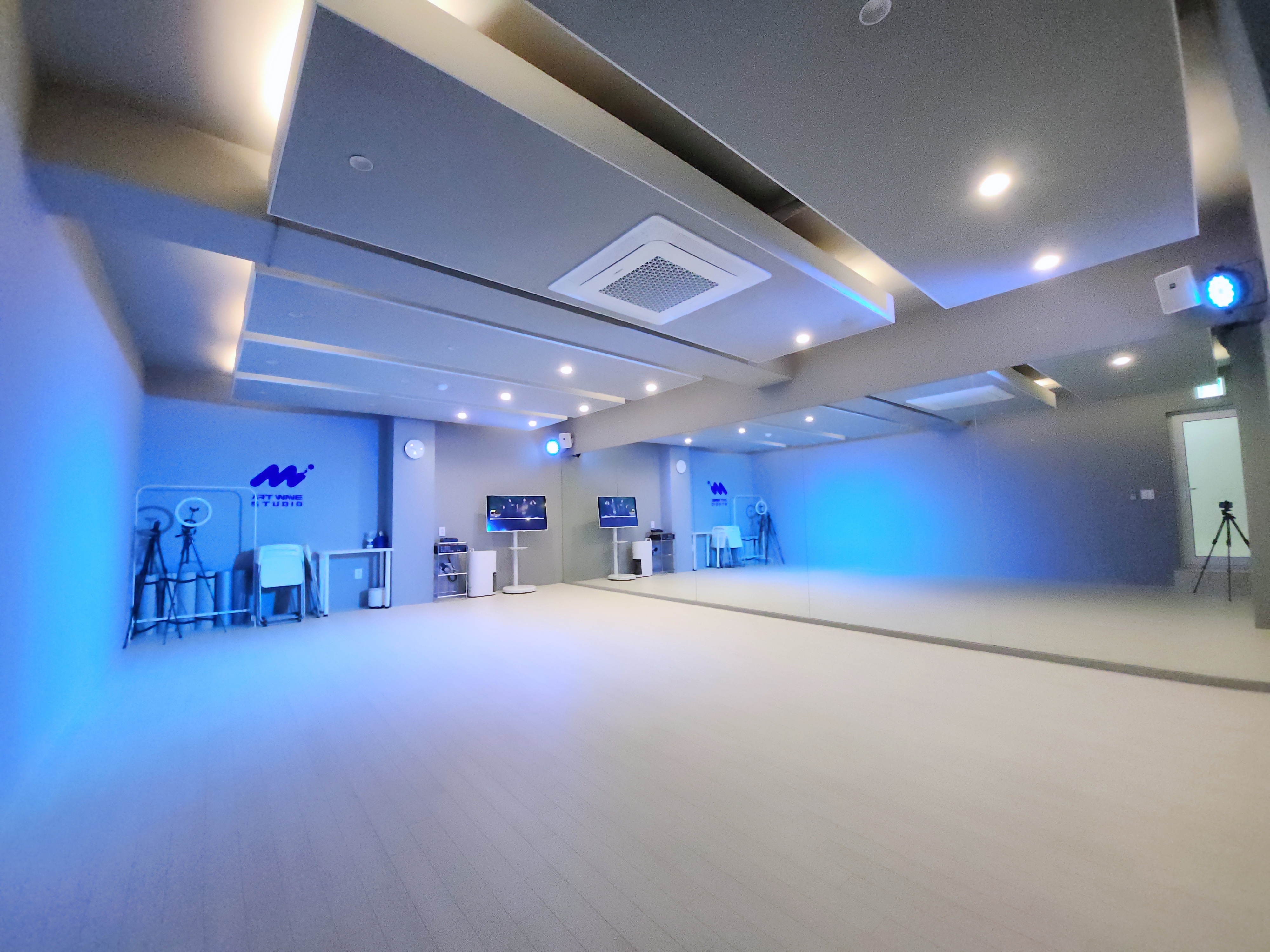 1번째 스튜디오 사진